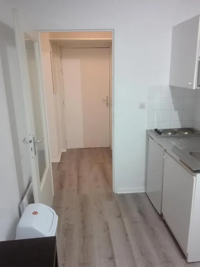 Studio Devant Les Remparts Avec Parking Prive Apartment Avignon France